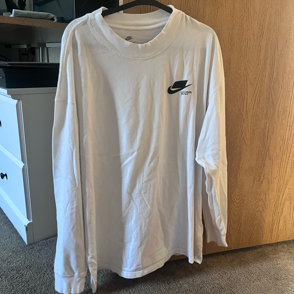 Nike Men's Classic White Long Sleeve Tee